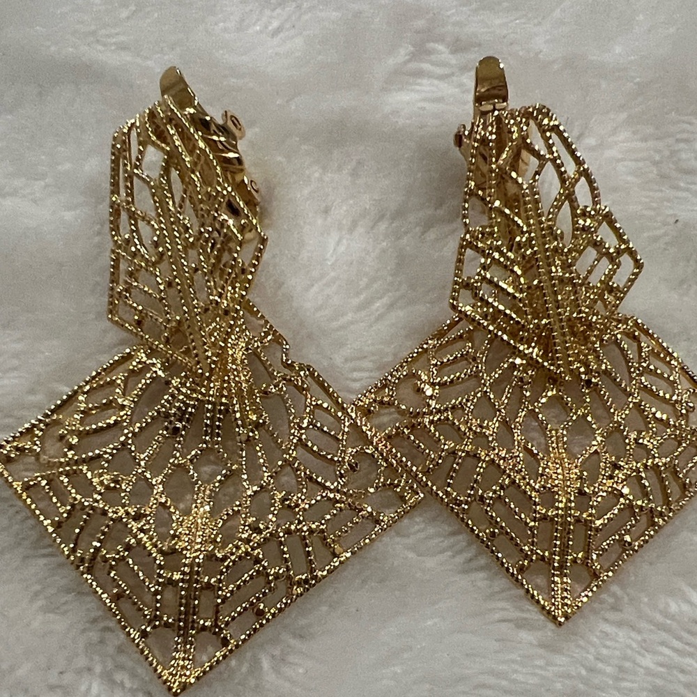 Trifari Gold Filigree Drop Earrings